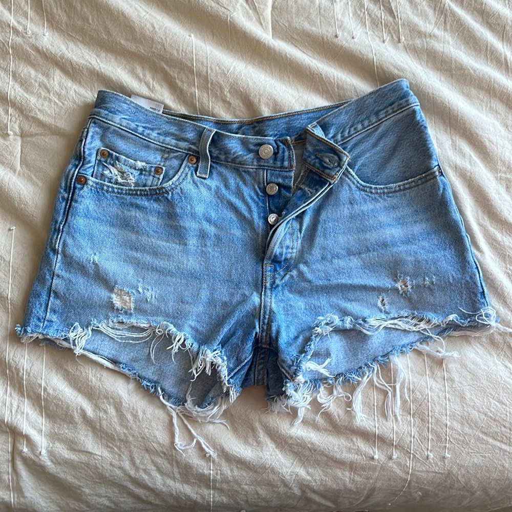 Levi’s 501 shorts, mid rise